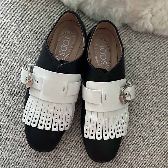 TODS unique leather flat shoes - Picture 6 of 10